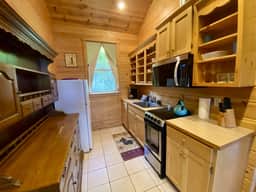 Trout Cabin At Laughing Moon Farm- Quiet Family Hideaway - Image 4